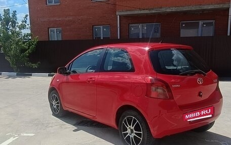 Toyota Yaris III рестайлинг, 2008 год, 460 000 рублей, 3 фотография