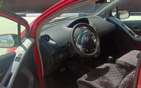 Toyota Yaris III рестайлинг, 2008 год, 460 000 рублей, 11 фотография