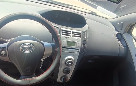 Toyota Yaris III рестайлинг, 2008 год, 460 000 рублей, 13 фотография