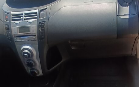 Toyota Yaris III рестайлинг, 2008 год, 460 000 рублей, 17 фотография