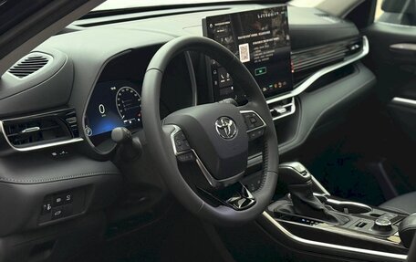 Toyota Highlander, 2026 год, 5 600 000 рублей, 32 фотография