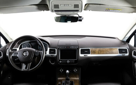 Volkswagen Touareg III, 2017 год, 3 199 000 рублей, 10 фотография