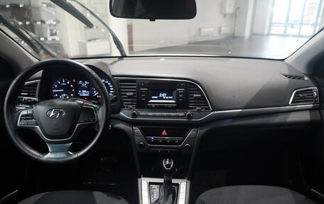 Hyundai Elantra VI рестайлинг, 2018 год, 790 000 рублей, 13 фотография