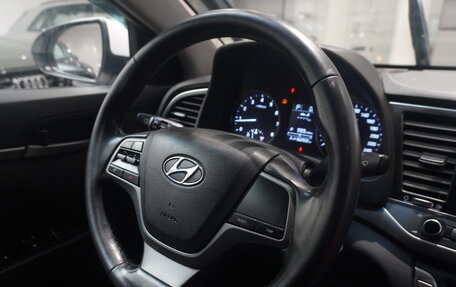 Hyundai Elantra VI рестайлинг, 2018 год, 790 000 рублей, 15 фотография