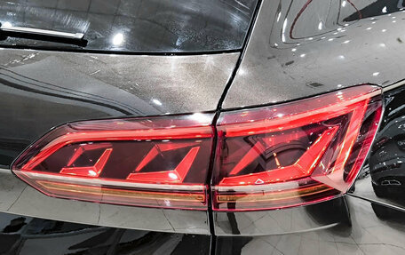 Volkswagen Touareg III, 2018 год, 5 250 000 рублей, 10 фотография