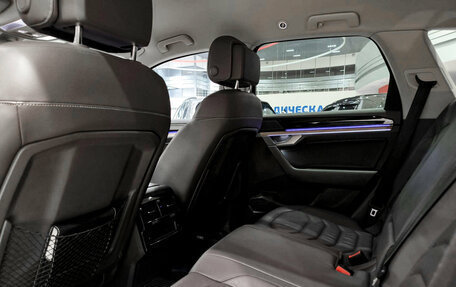 Volkswagen Touareg III, 2018 год, 5 250 000 рублей, 12 фотография