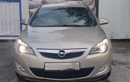 Opel Astra J, 2011 год, 650 000 рублей, 3 фотография
