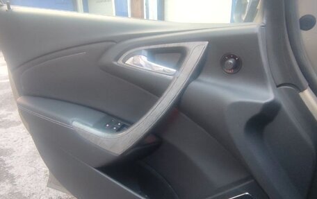 Opel Astra J, 2011 год, 650 000 рублей, 6 фотография