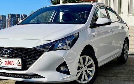 Hyundai Solaris II рестайлинг, 2021 год, 1 690 000 рублей, 4 фотография