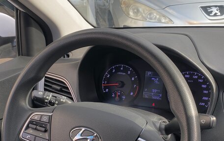 Hyundai Solaris II рестайлинг, 2021 год, 1 690 000 рублей, 15 фотография