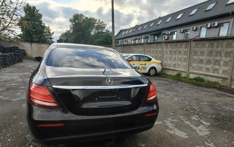 Mercedes-Benz E-Класс, 2020 год, 1 300 000 рублей, 3 фотография