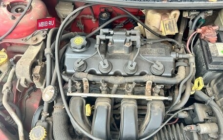 Dodge Neon II, 2001 год, 130 000 рублей, 11 фотография