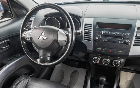 Mitsubishi Outlander III рестайлинг 3, 2009 год, 1 349 000 рублей, 18 фотография