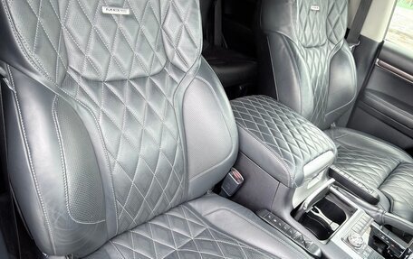 Toyota Land Cruiser 200, 2019 год, 5 900 000 рублей, 4 фотография