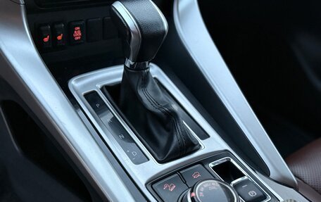 Mitsubishi Pajero Sport III рестайлинг, 2017 год, 3 000 000 рублей, 8 фотография