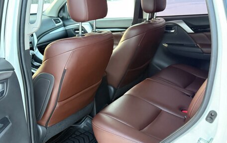 Mitsubishi Pajero Sport III рестайлинг, 2017 год, 3 000 000 рублей, 11 фотография