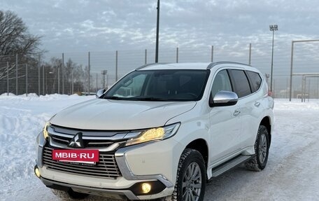 Mitsubishi Pajero Sport III рестайлинг, 2017 год, 3 000 000 рублей, 3 фотография