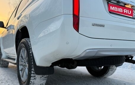 Mitsubishi Pajero Sport III рестайлинг, 2017 год, 3 000 000 рублей, 19 фотография