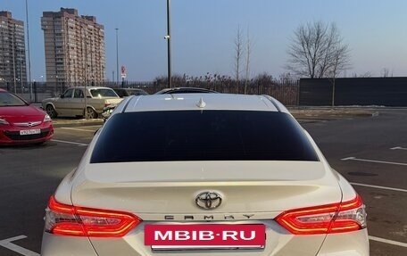 Toyota Camry, 2018 год, 3 300 000 рублей, 4 фотография
