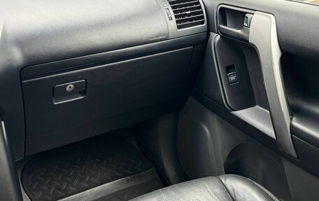 Toyota Land Cruiser Prado 150 рестайлинг 2, 2011 год, 2 350 000 рублей, 14 фотография