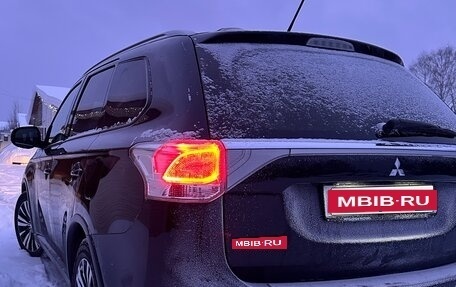 Mitsubishi Outlander III рестайлинг 3, 2014 год, 1 550 000 рублей, 5 фотография