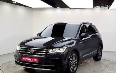 Volkswagen Tiguan II, 2021 год, 3 026 000 рублей, 1 фотография