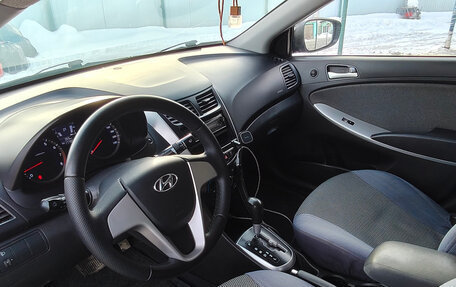 Hyundai Solaris II рестайлинг, 2013 год, 700 000 рублей, 4 фотография