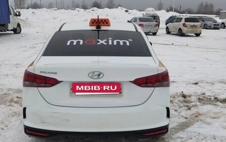 Hyundai Solaris II рестайлинг, 2021 год, 1 000 000 рублей, 3 фотография