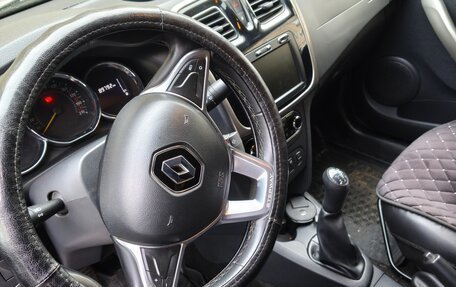 Renault Logan II, 2018 год, 1 350 000 рублей, 4 фотография