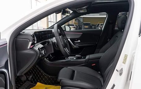 Mercedes-Benz A-Класс, 2021 год, 2 250 000 рублей, 9 фотография