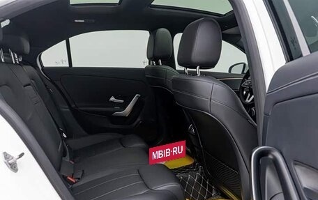 Mercedes-Benz A-Класс, 2021 год, 2 250 000 рублей, 18 фотография