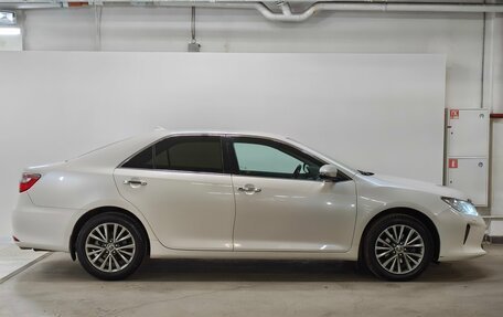 Toyota Camry, 2017 год, 2 265 000 рублей, 6 фотография