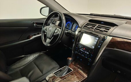 Toyota Camry, 2017 год, 2 265 000 рублей, 10 фотография