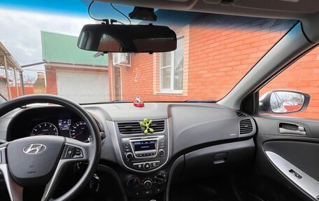 Hyundai Solaris II рестайлинг, 2015 год, 1 150 000 рублей, 11 фотография