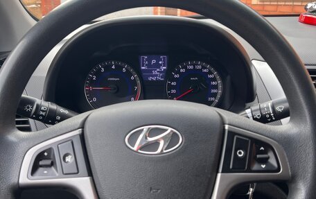 Hyundai Solaris II рестайлинг, 2015 год, 1 150 000 рублей, 10 фотография