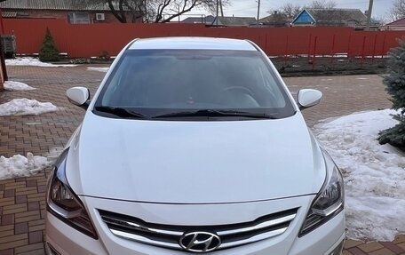 Hyundai Solaris II рестайлинг, 2015 год, 1 150 000 рублей, 3 фотография