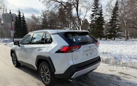 Toyota RAV4, 2025 год, 3 890 000 рублей, 3 фотография