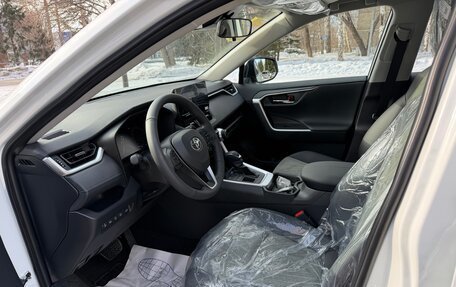 Toyota RAV4, 2025 год, 3 890 000 рублей, 15 фотография