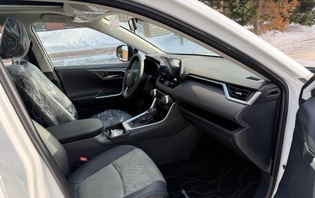 Toyota RAV4, 2025 год, 3 890 000 рублей, 9 фотография