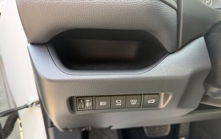 Toyota RAV4, 2025 год, 3 890 000 рублей, 16 фотография