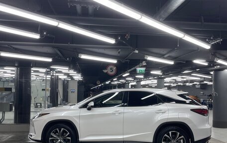 Lexus RX IV рестайлинг, 2021 год, 6 300 000 рублей, 4 фотография
