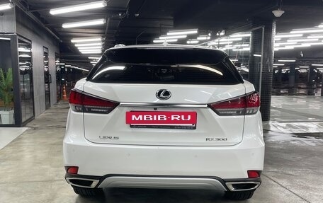 Lexus RX IV рестайлинг, 2021 год, 6 300 000 рублей, 5 фотография