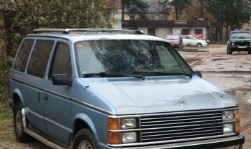 Plymouth Voyager II, 1984 год, 699 999 рублей, 1 фотография