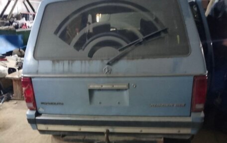 Plymouth Voyager II, 1984 год, 699 999 рублей, 2 фотография