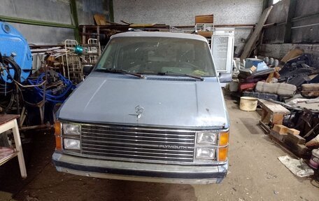 Plymouth Voyager II, 1984 год, 699 999 рублей, 5 фотография