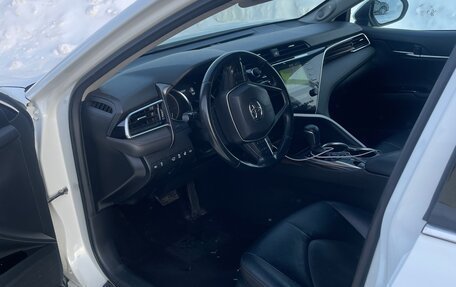 Toyota Camry, 2019 год, 2 750 000 рублей, 9 фотография