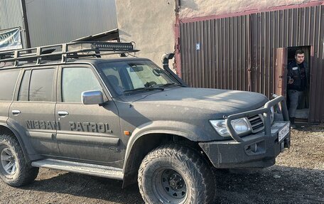 Nissan Patrol, 2004 год, 2 800 000 рублей, 2 фотография