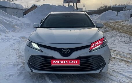 Toyota Camry, 2019 год, 2 750 000 рублей, 15 фотография