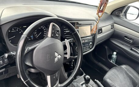 Mitsubishi Outlander III рестайлинг 3, 2013 год, 1 590 000 рублей, 8 фотография