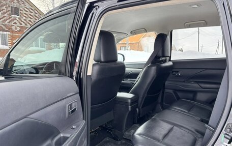 Mitsubishi Outlander III рестайлинг 3, 2013 год, 1 590 000 рублей, 11 фотография